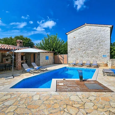 Villa Stancija Blu * פורץ