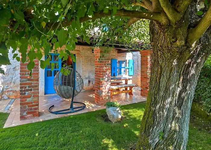 Simone Villa *